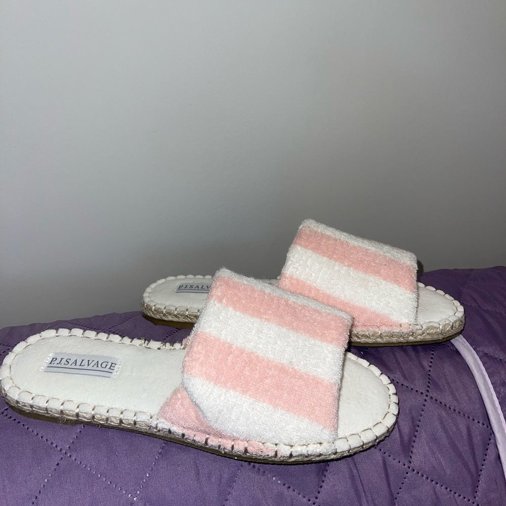 RESORT ESSENTIALS SLIDES - PJ SALVAGE